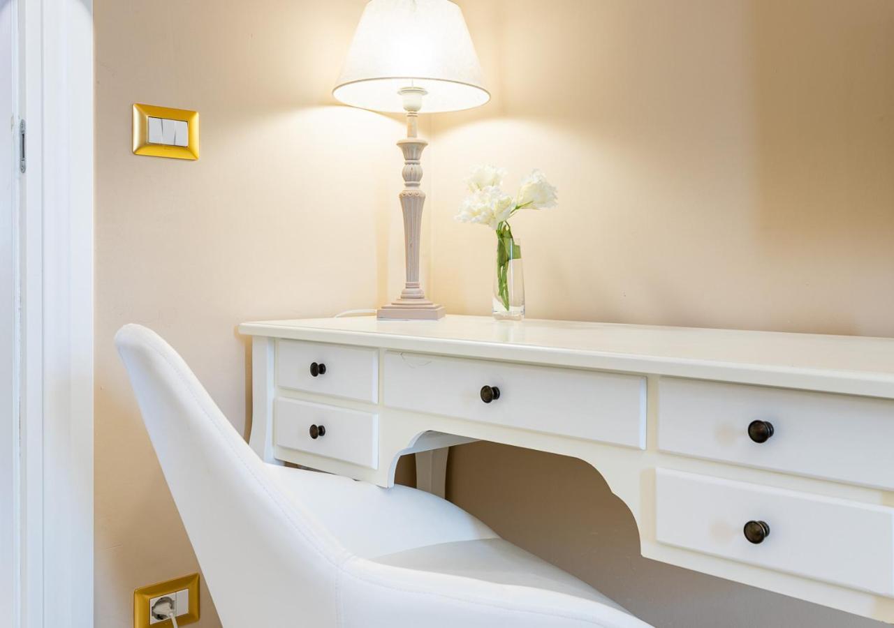Elegant Suite - In Centro Portanuova Turin Luaran gambar