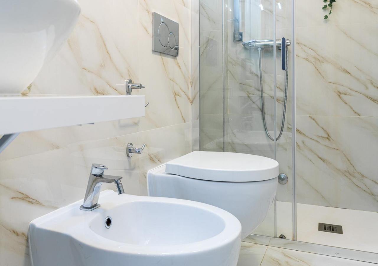 Elegant Suite - In Centro Portanuova Turin Luaran gambar